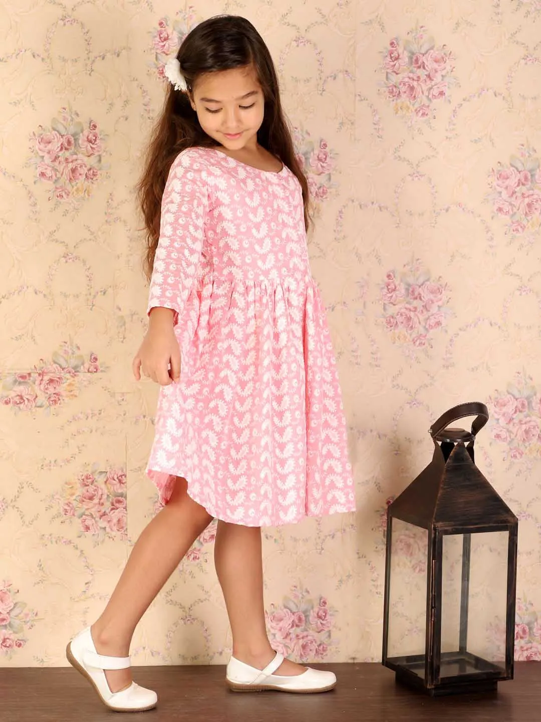 Jashvi Girl's Pink Pure Cotton Chikankari Kurta