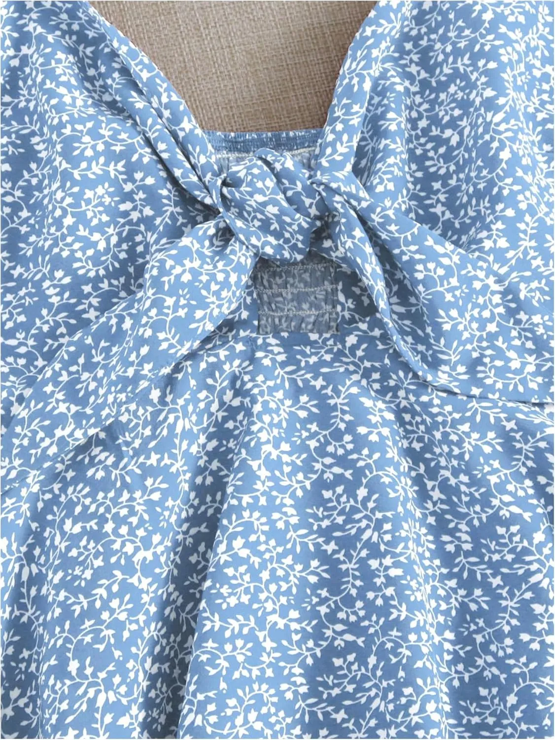 WDIRARA Women's Floral Print Twist Front Cami Tops Boho Smocked Sleeveless Peplum Top