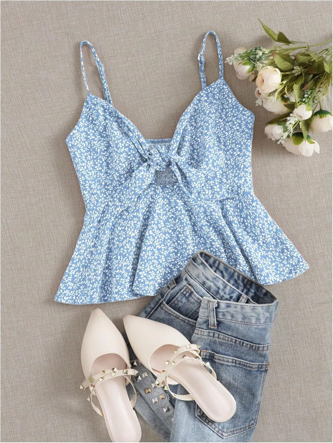 WDIRARA Women's Floral Print Twist Front Cami Tops Boho Smocked Sleeveless Peplum Top