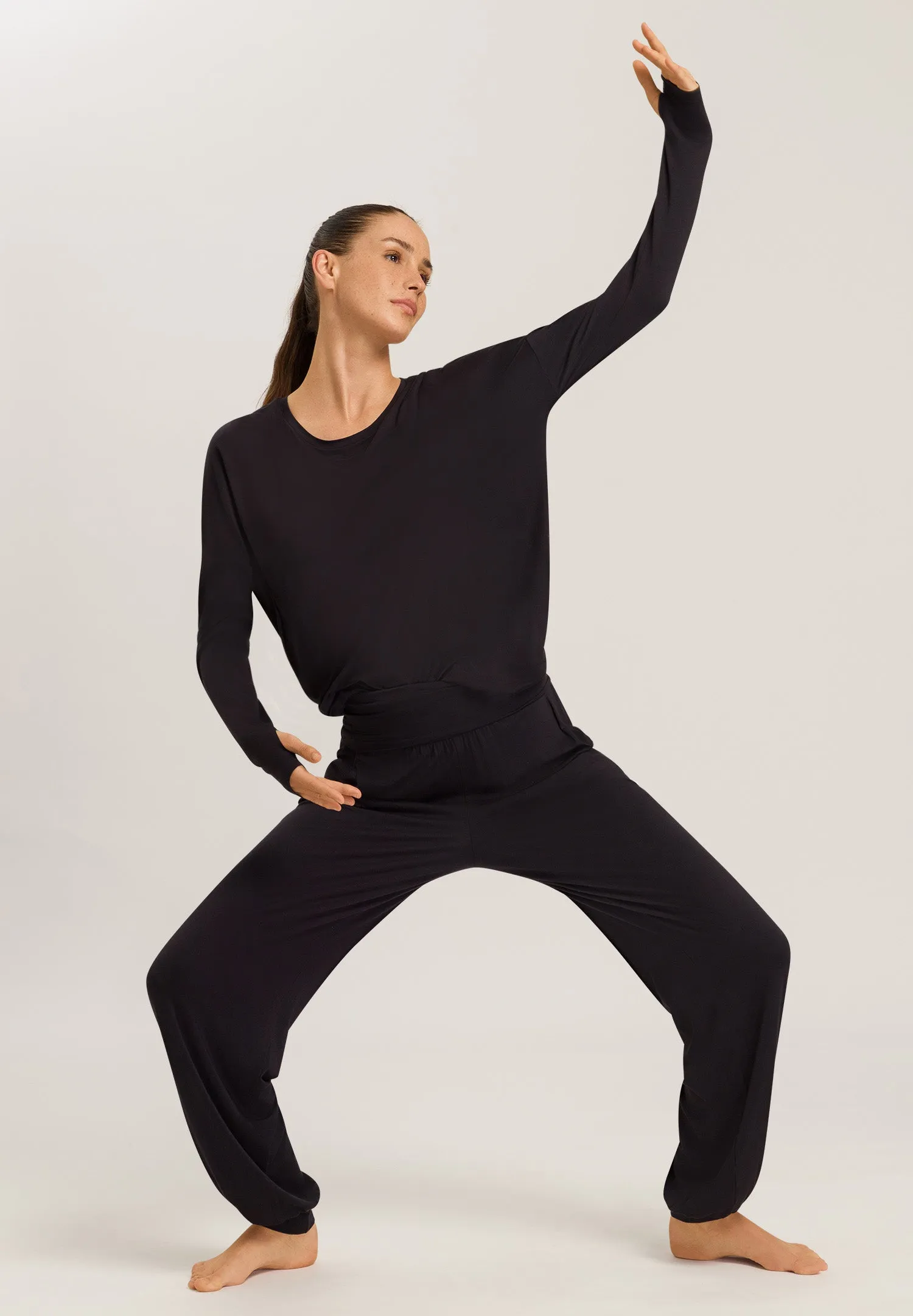 Yoga Relaxed Round Neck Top | Black Beauty 78796-2199